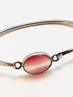 A sim cats eye bangle bracelet set in 925 sterling silver vintage